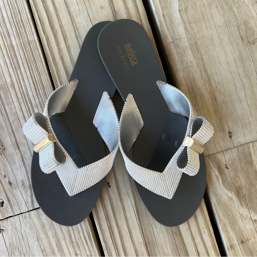 Melissa Jason Wu Black and Silver Metallic Sandals Bow flip flops 7/8